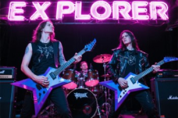 Peavey explorer duel